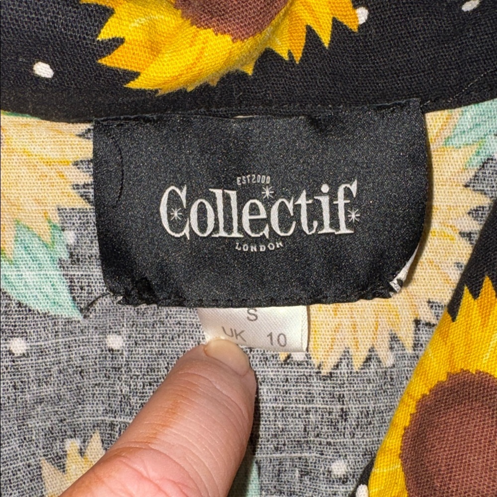 Collectif London 
Fit & Flare 
 Dress Sz US 6 
Floral Sunflower Belted Button - Picture 5 of 9